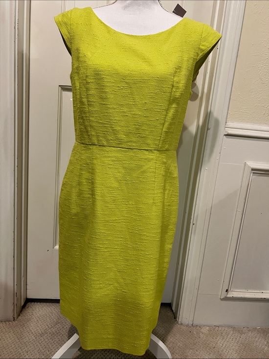 Ann Taylor Dresses & Skirts - Ann Taylor Bright Lime Green (chartreuse) Cap-Sleeve Sheath Dress.